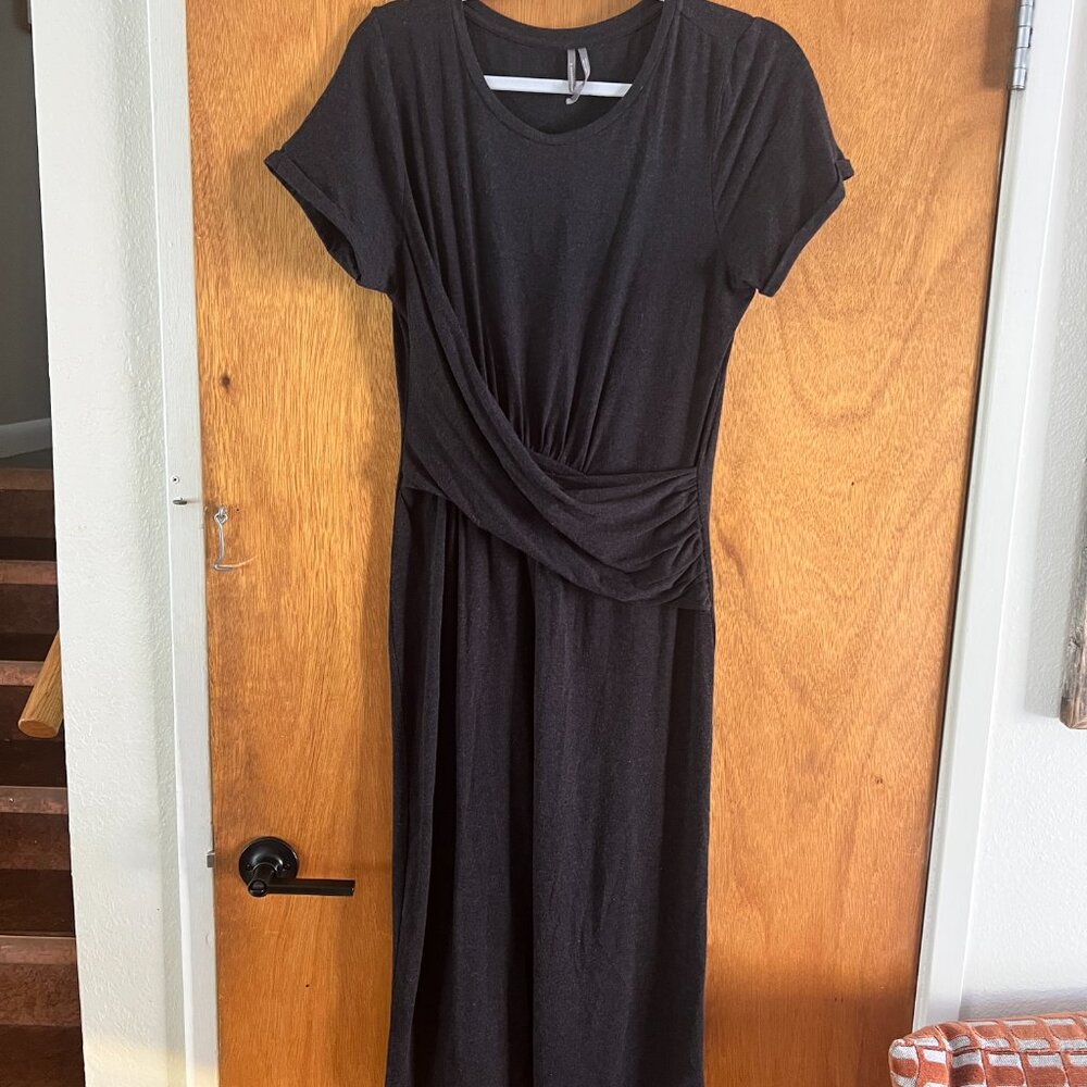 Flattering Anthropologie knee length t-shirt top knit wrap dress - Size M